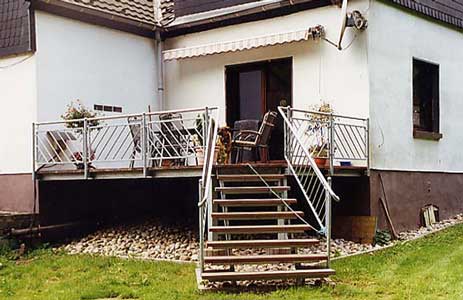 Terrasse mit Treppe